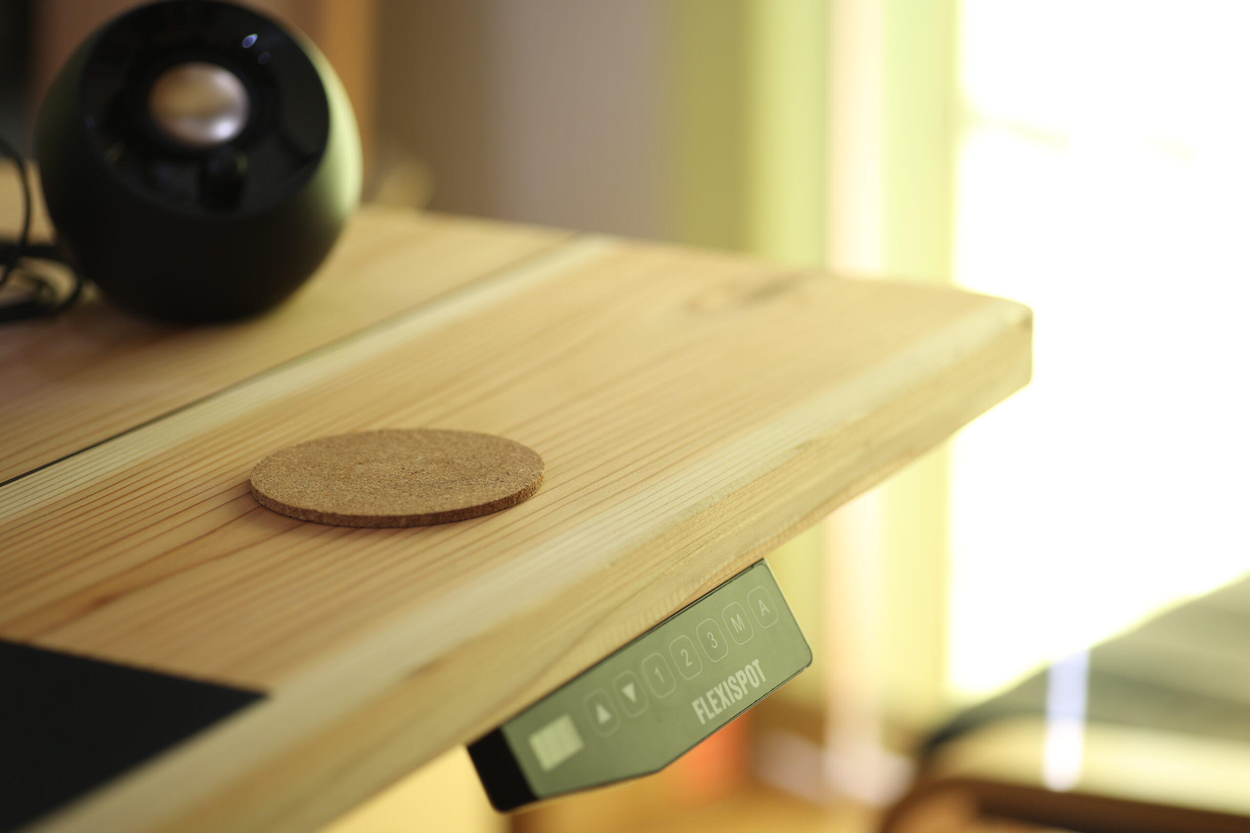 電動昇降デスクFLEXISPOTの天板をDIY | アットデザイン